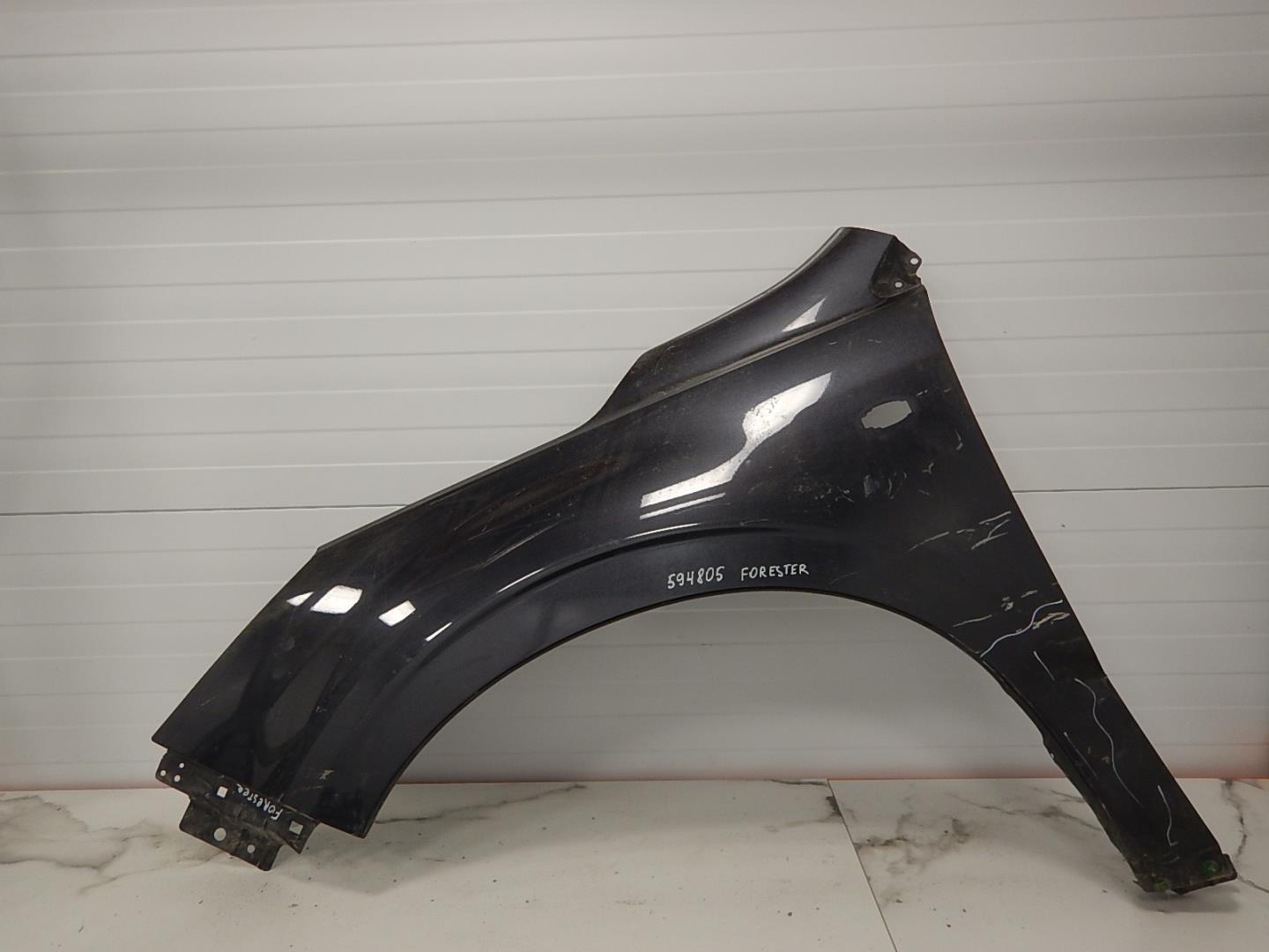 Крыло переднее левое