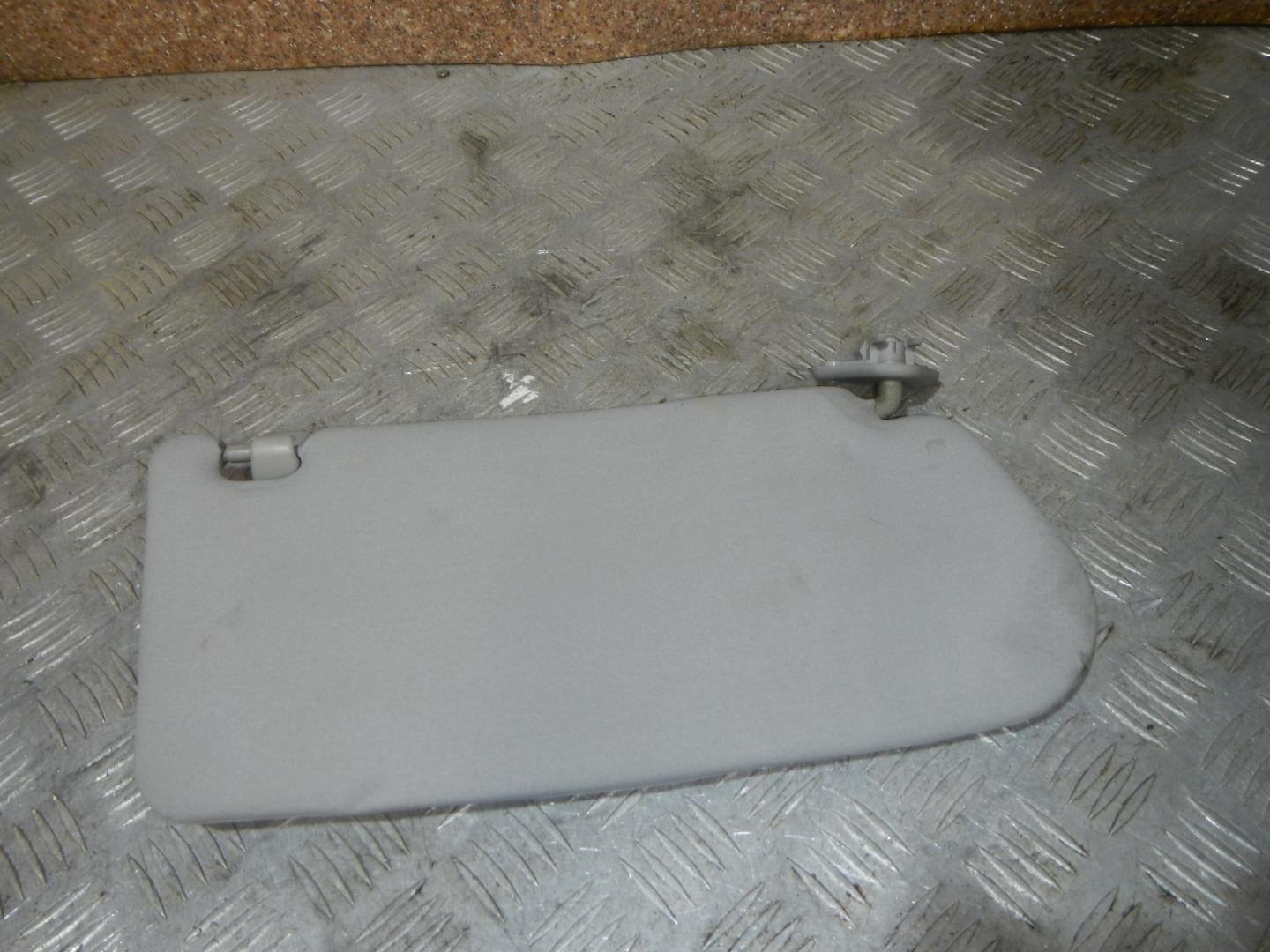 Козырек солнцезащитный