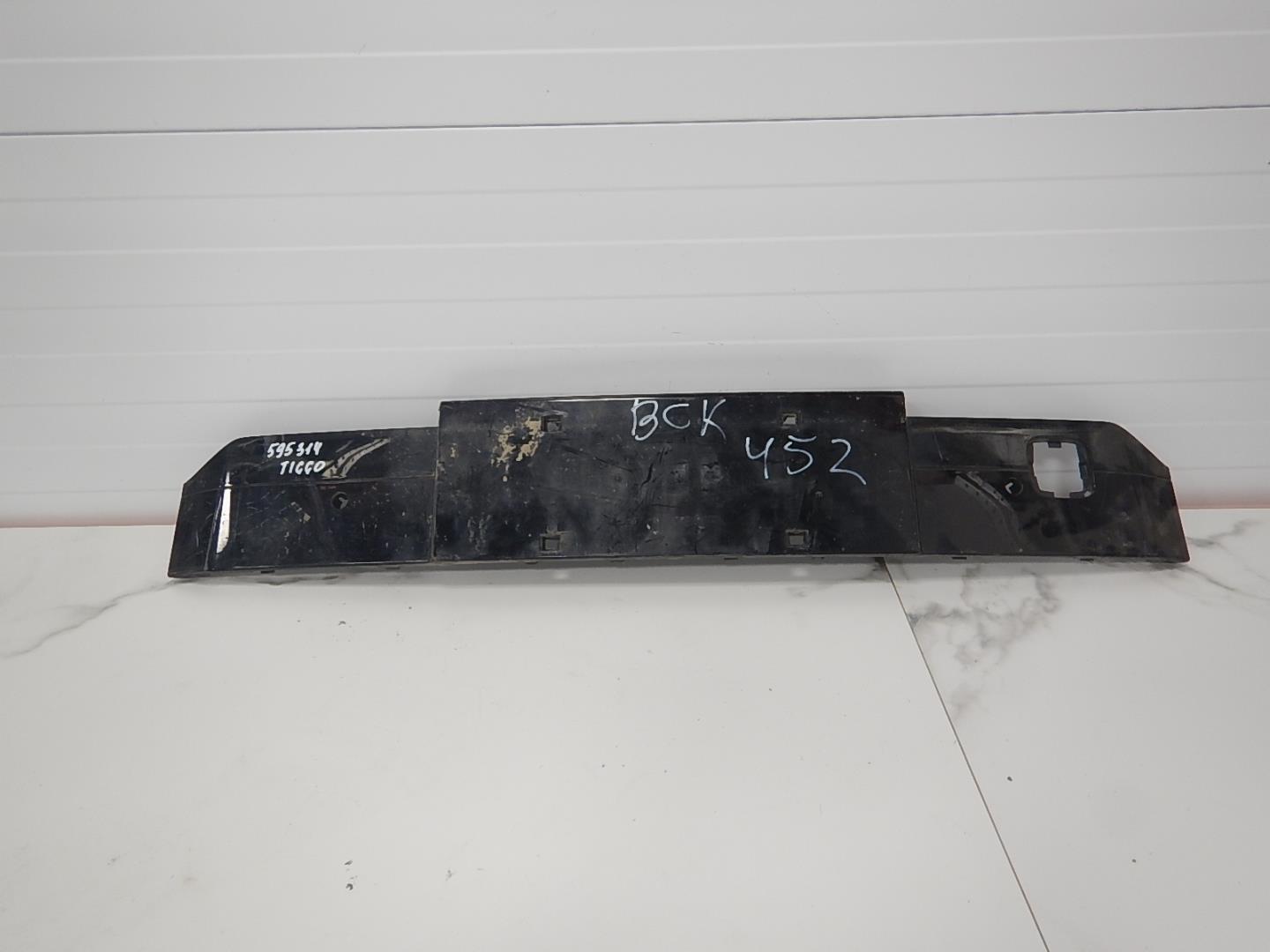 Накладка переднего бампера под номер