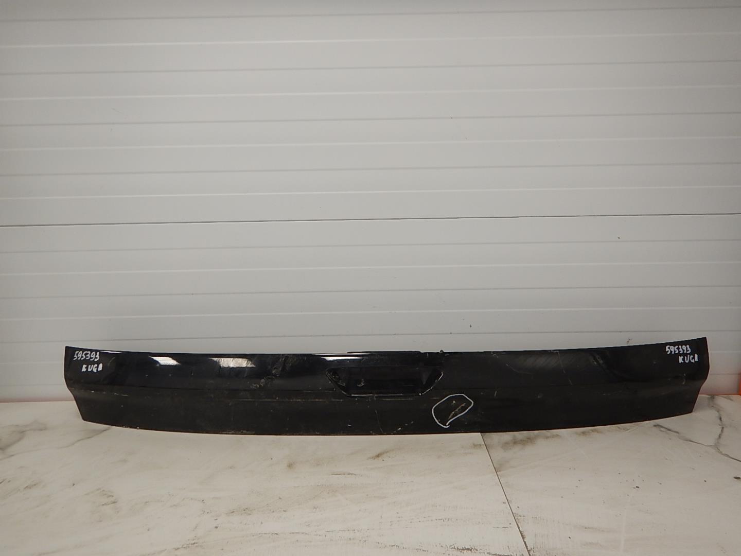 Накладка двери багажника