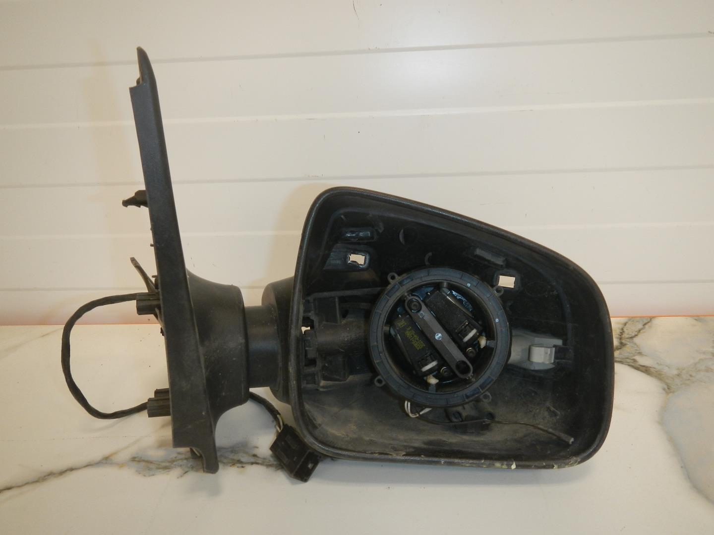 Зеркало правое электрическое