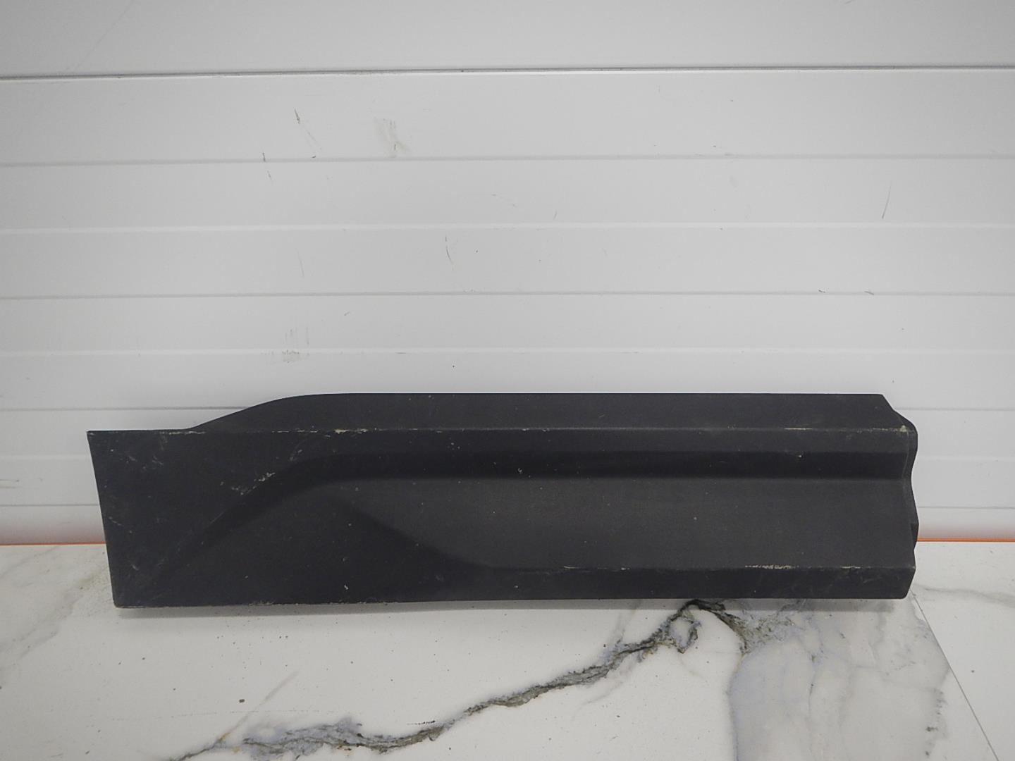 Молдинг задней правой двери