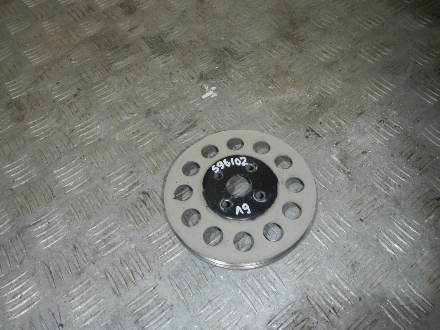 Шкив водяного насоса (помпы)