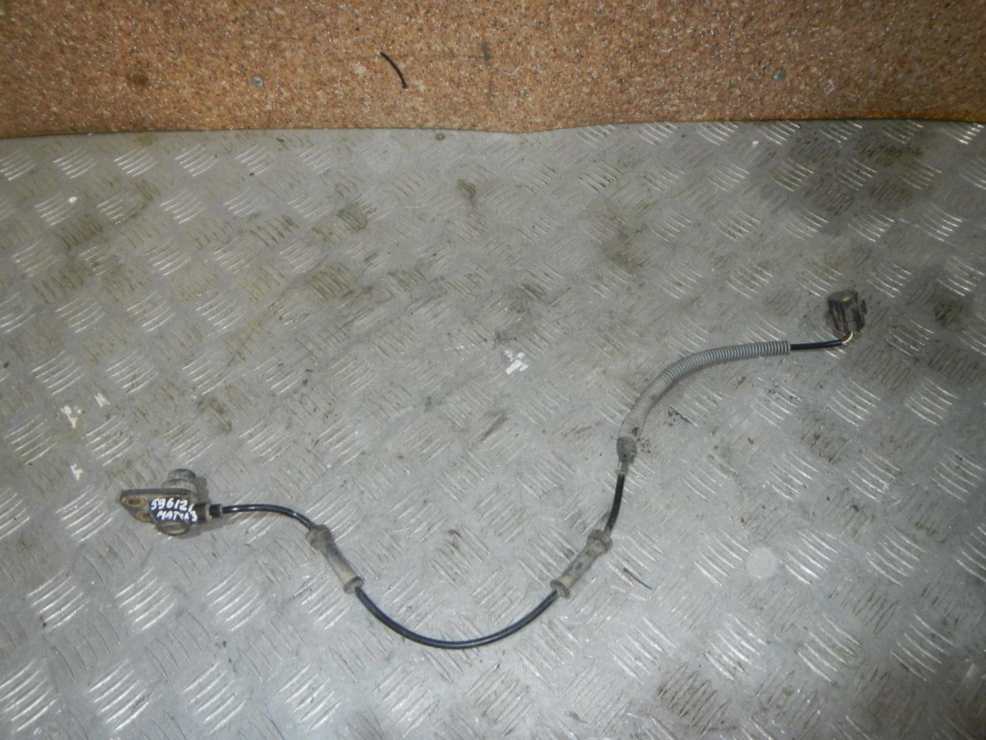 Датчик ABS передний правый