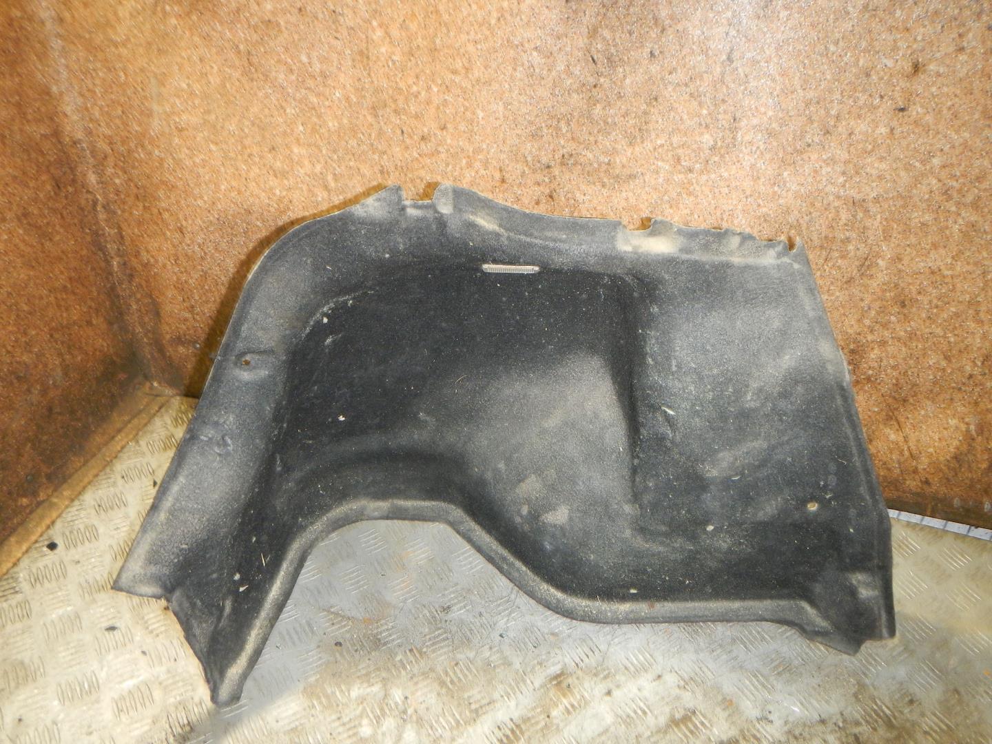 Обшивка багажника