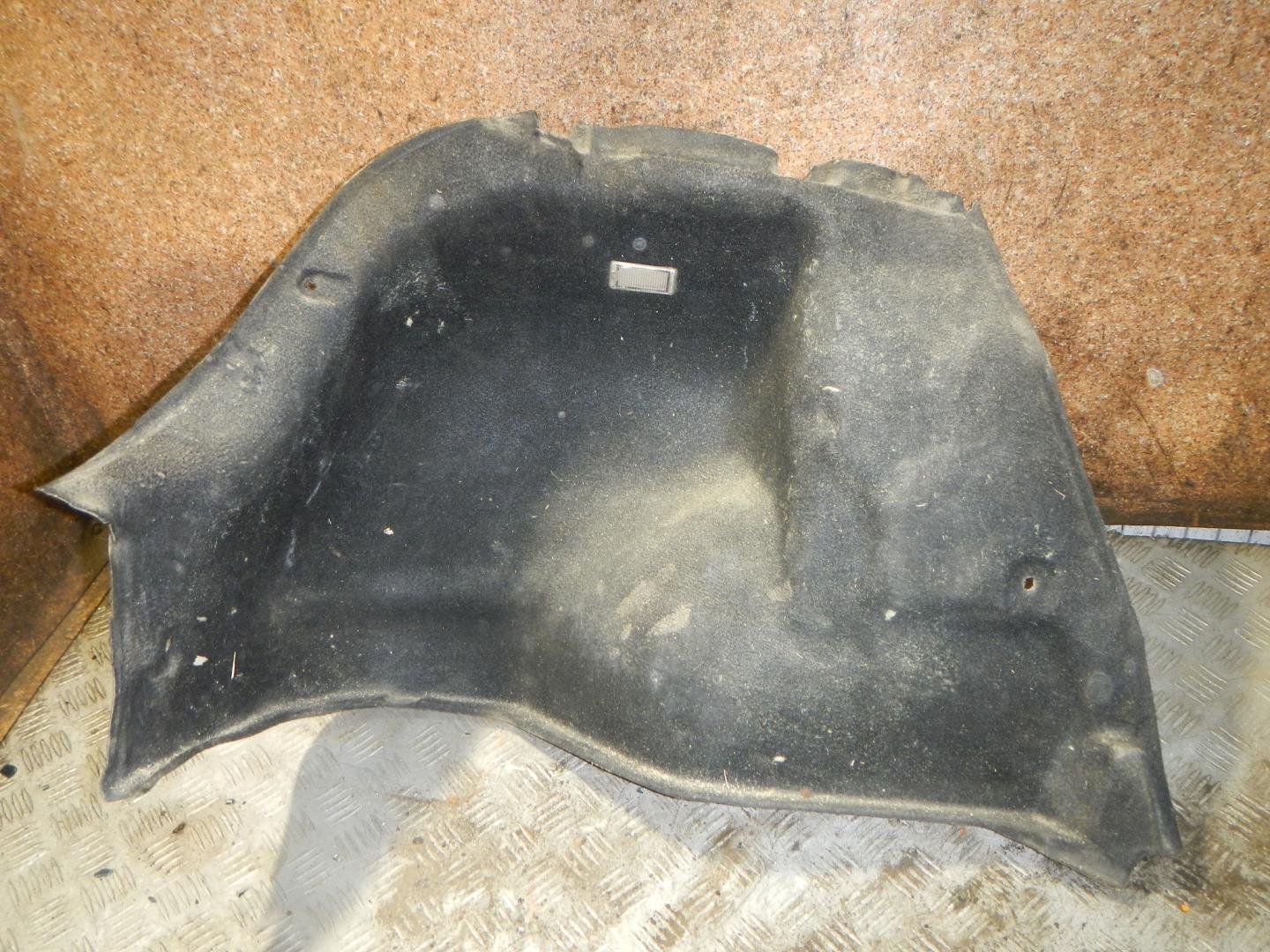 Обшивка багажника