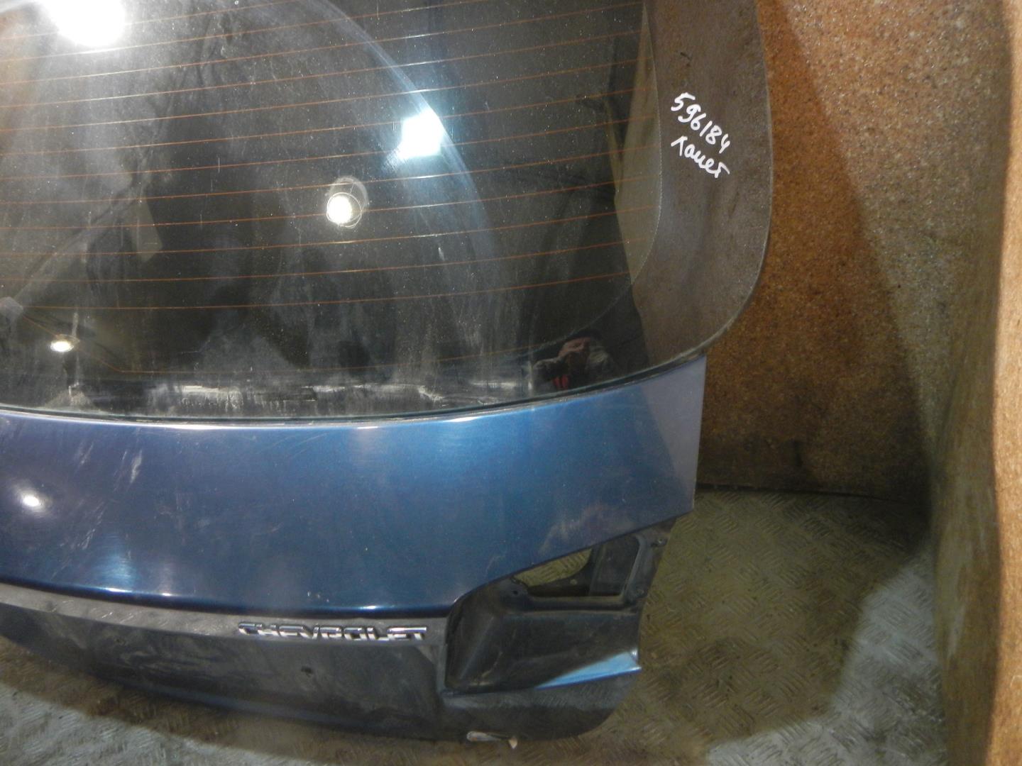 Дверь багажника