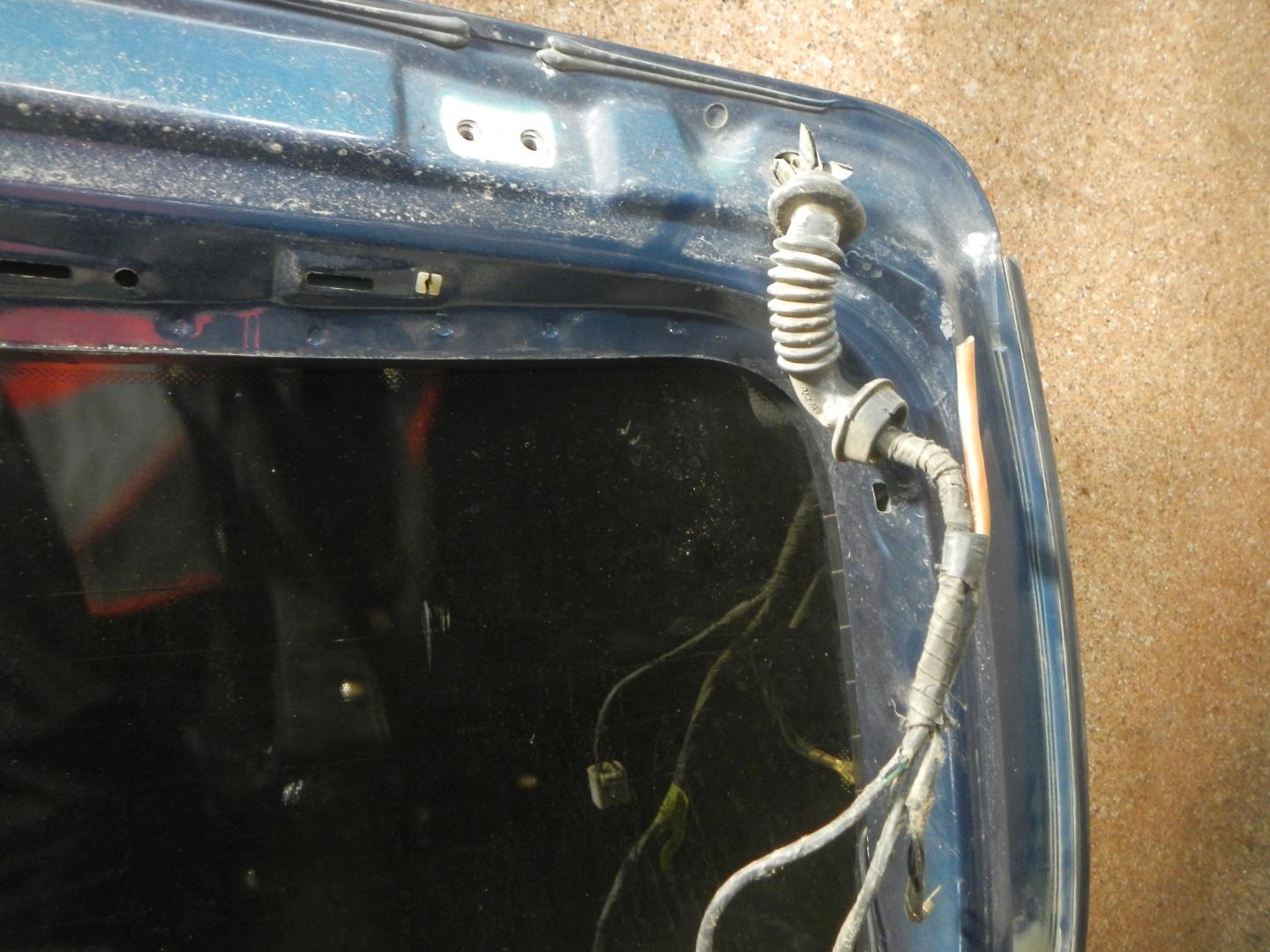 Дверь багажника