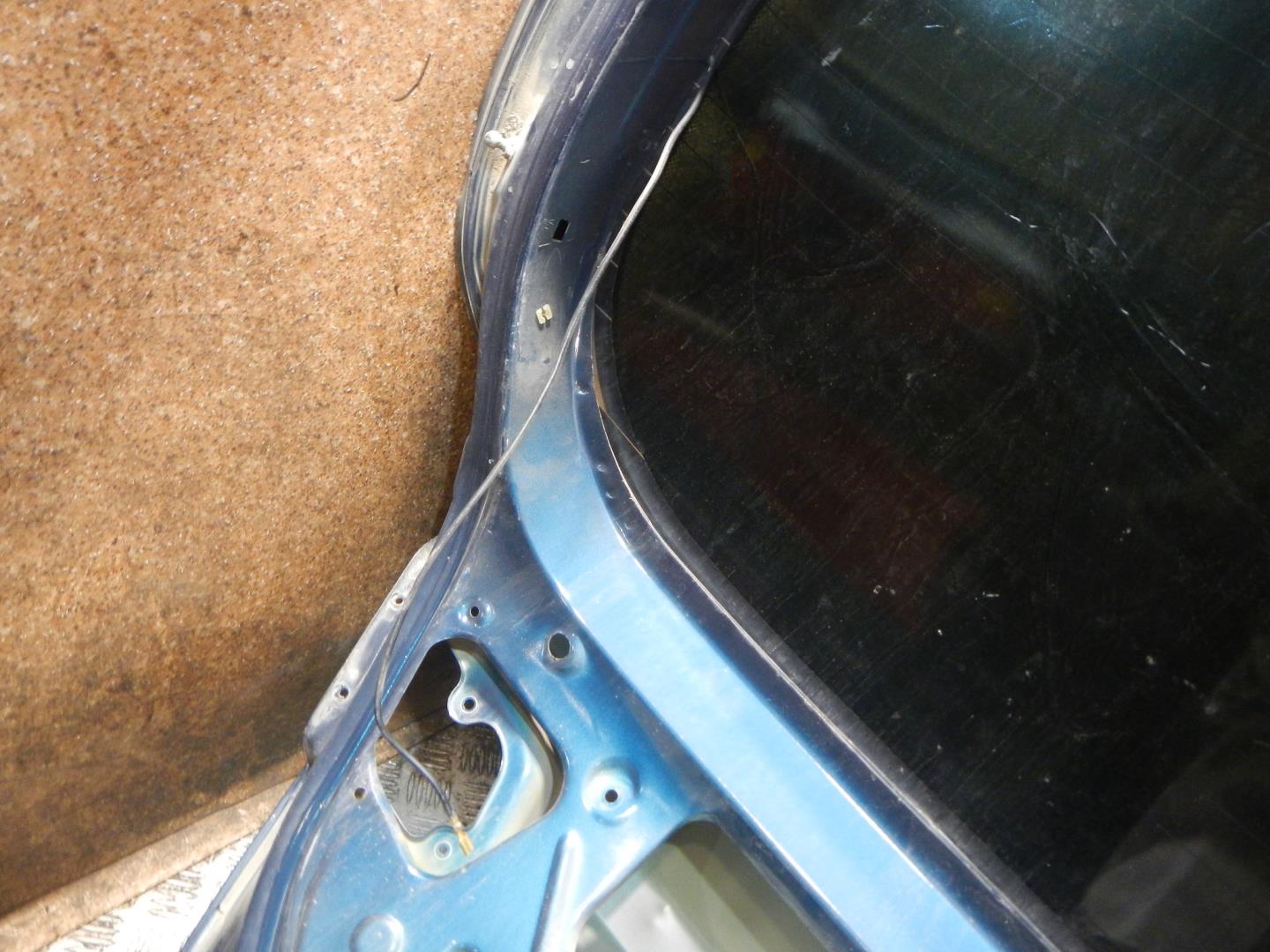 Дверь багажника