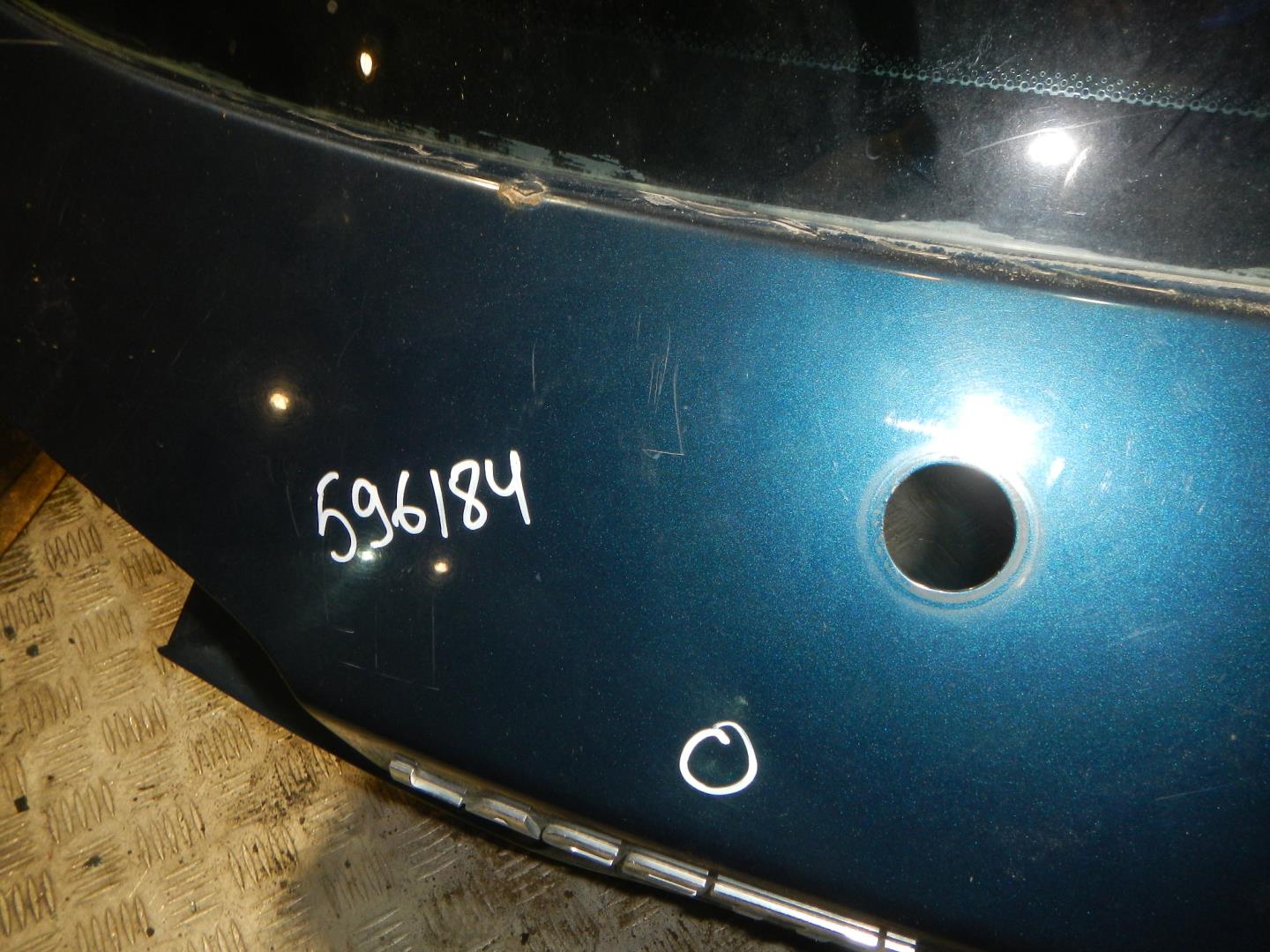 Дверь багажника