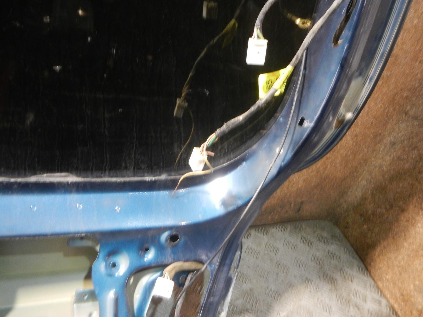 Дверь багажника