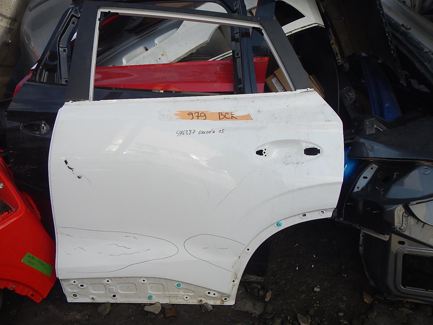 Дверь задняя левая