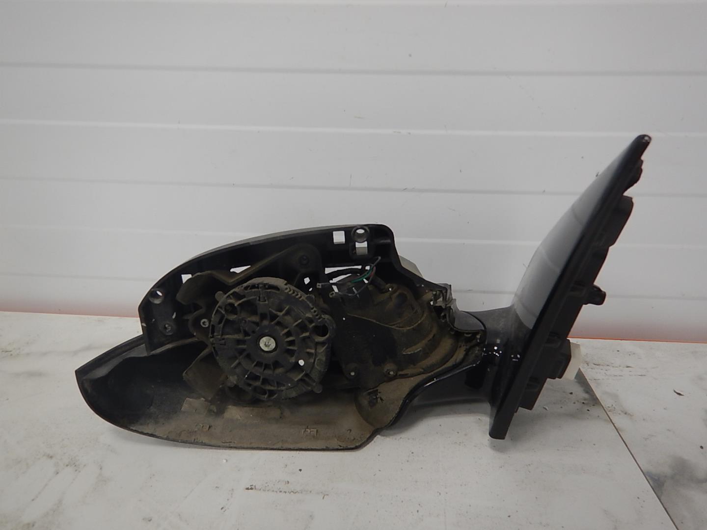 Зеркало левое электрическое