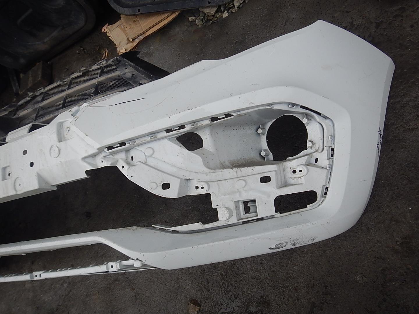 Бампер передний