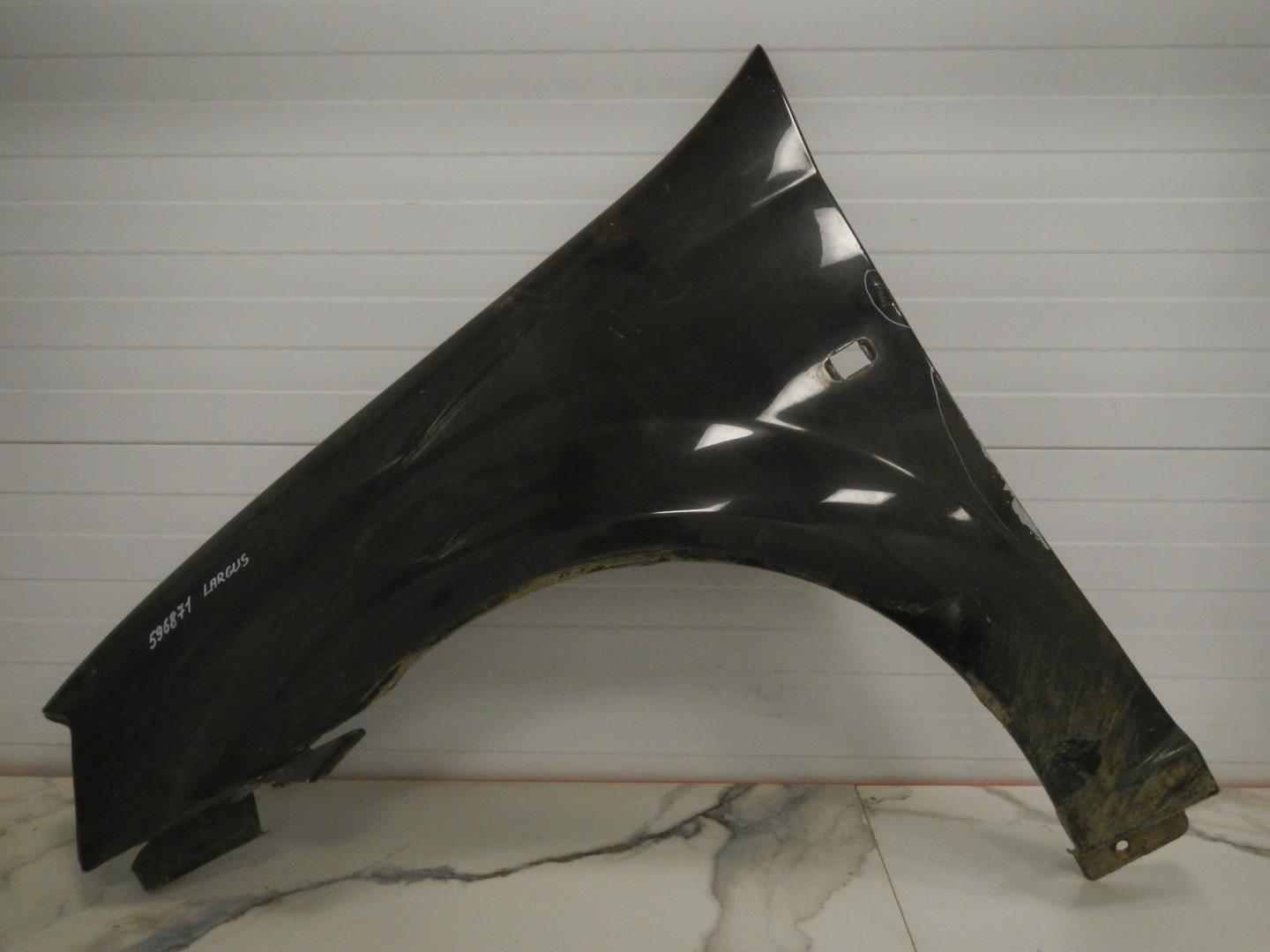 Крыло переднее левое