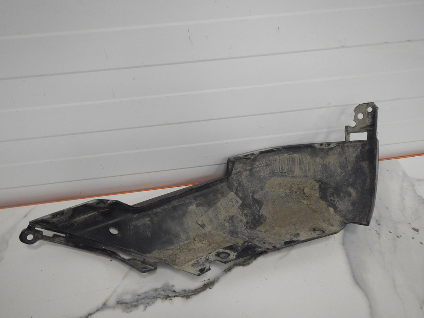 Накладка переднего бампера правая