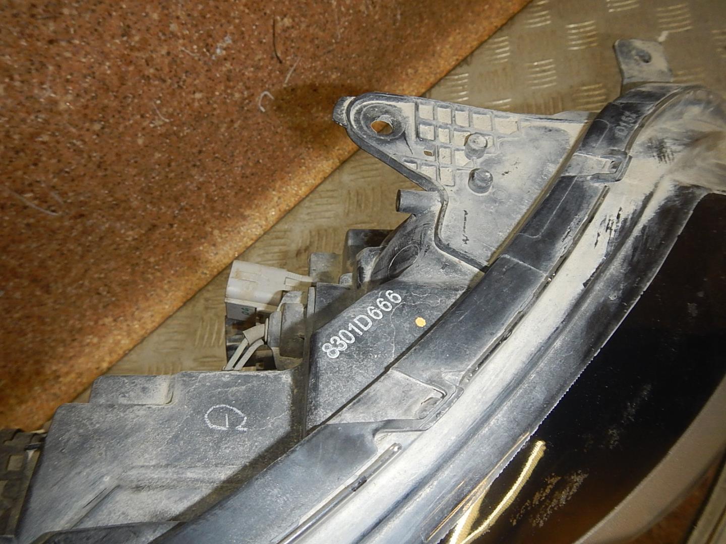 Фара правая