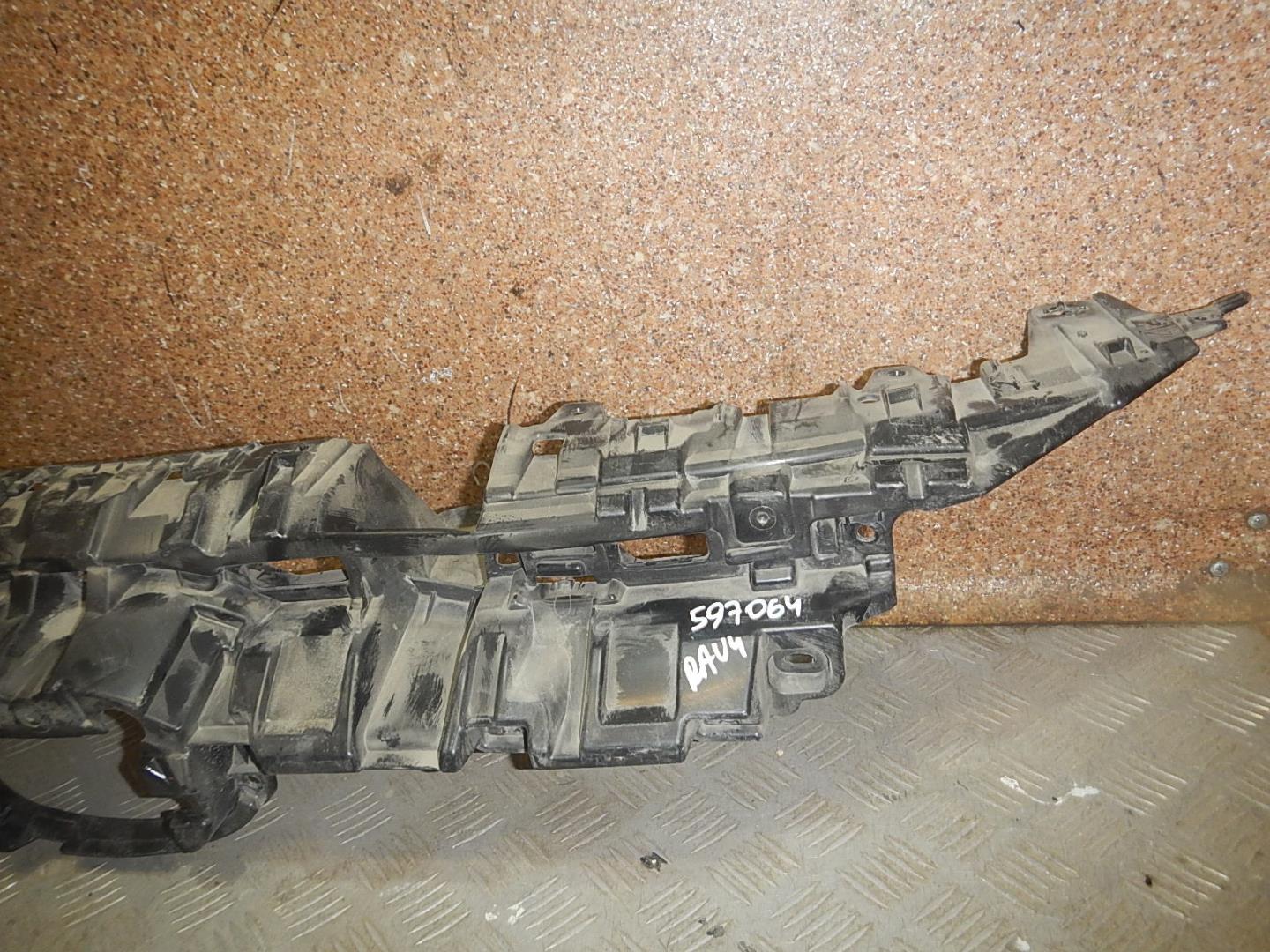 Кронштейн переднего бампера