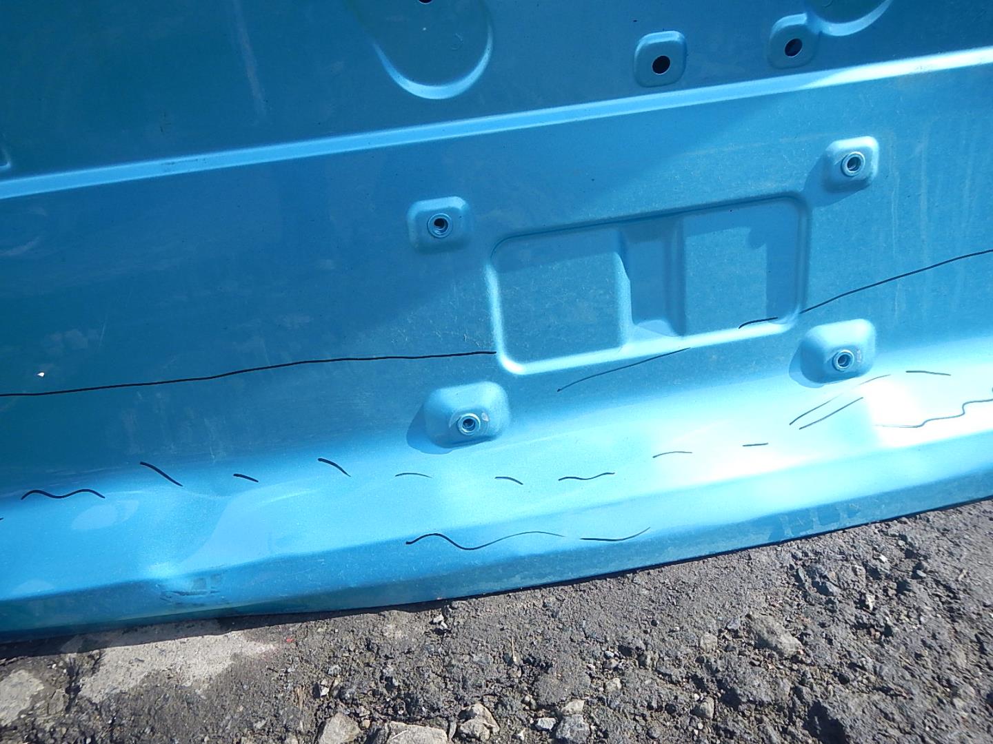 Дверь багажника