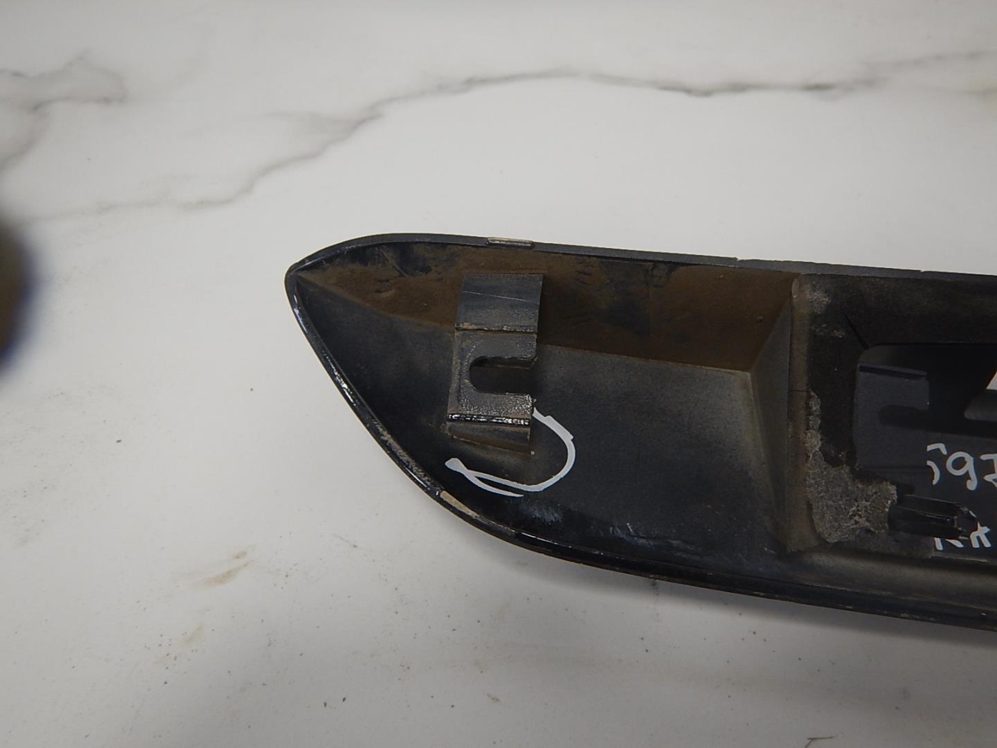 Накладка двери багажника