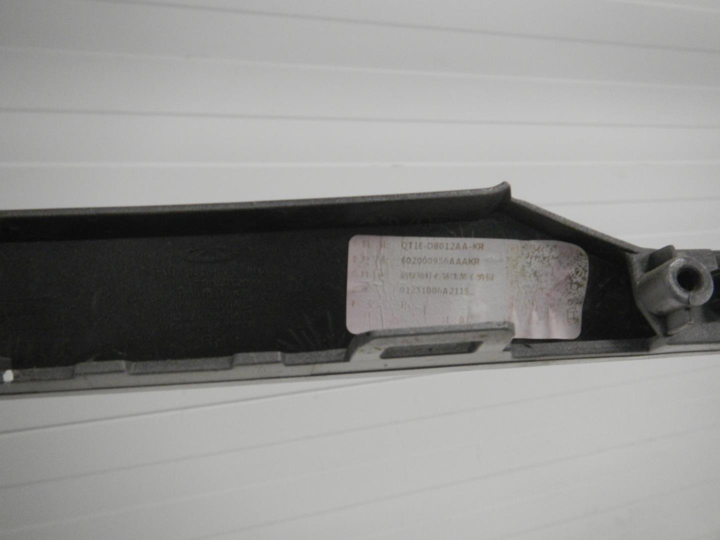 Молдинг заднего бампера