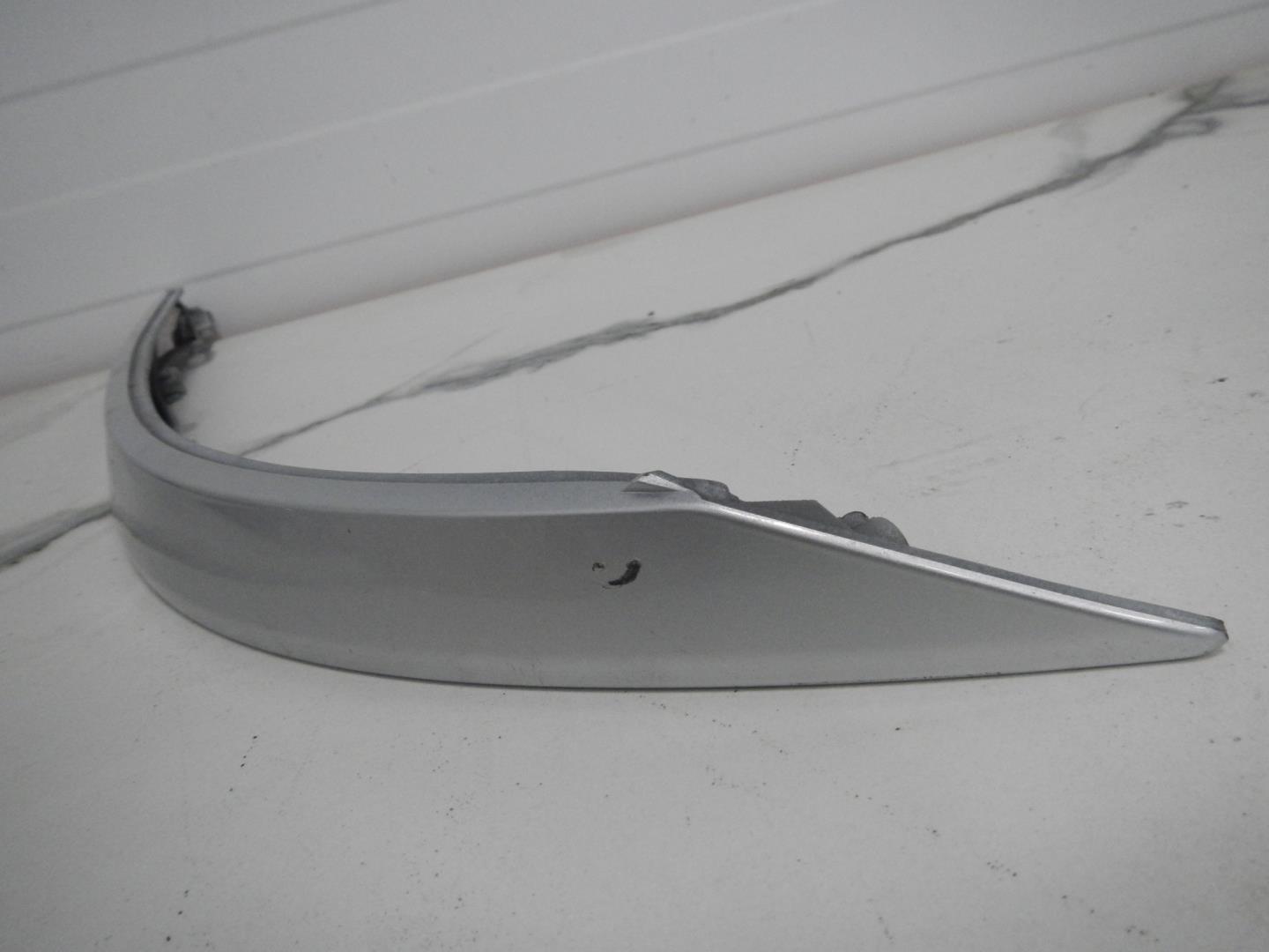 Молдинг заднего бампера