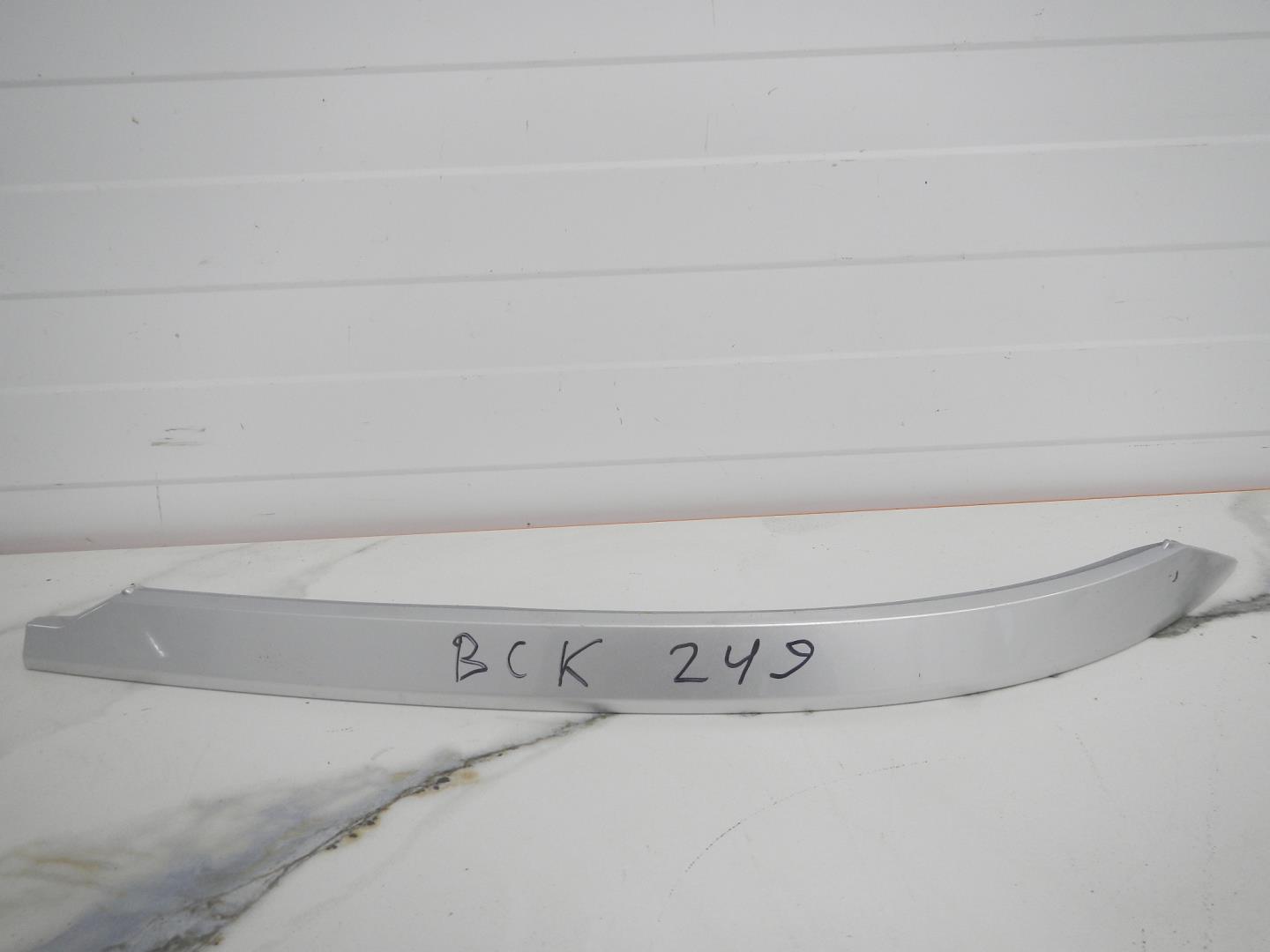 Молдинг заднего бампера