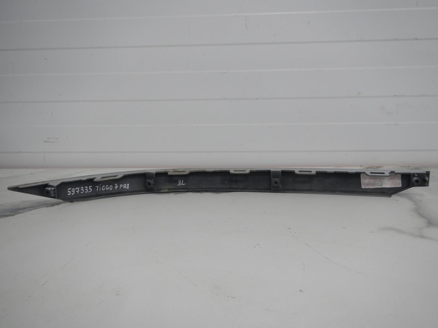 Молдинг заднего бампера