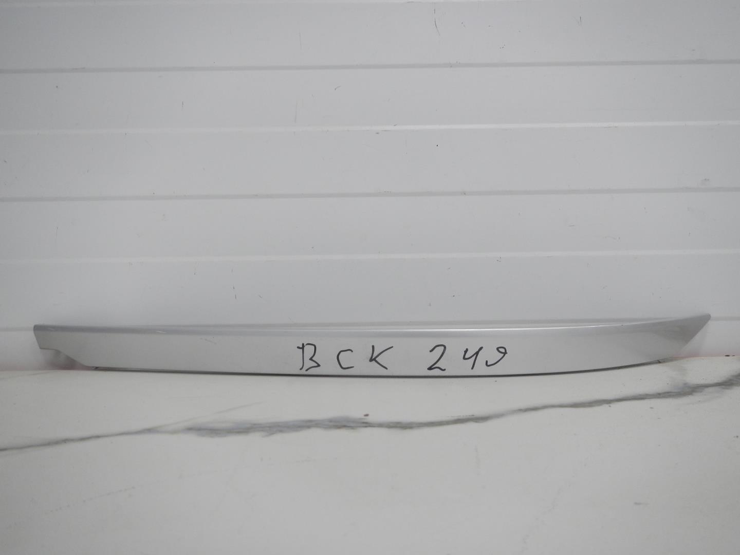 Молдинг заднего бампера