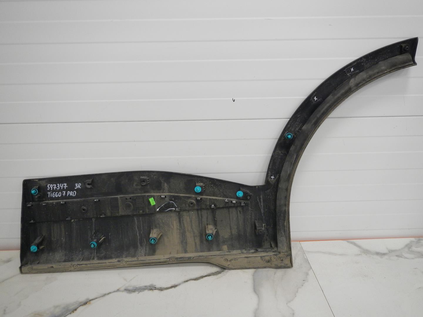 Молдинг задней правой двери