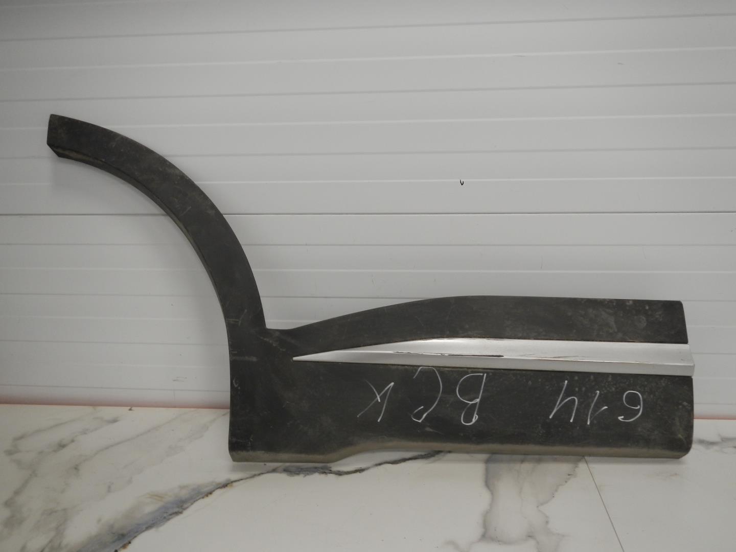 Молдинг задней правой двери