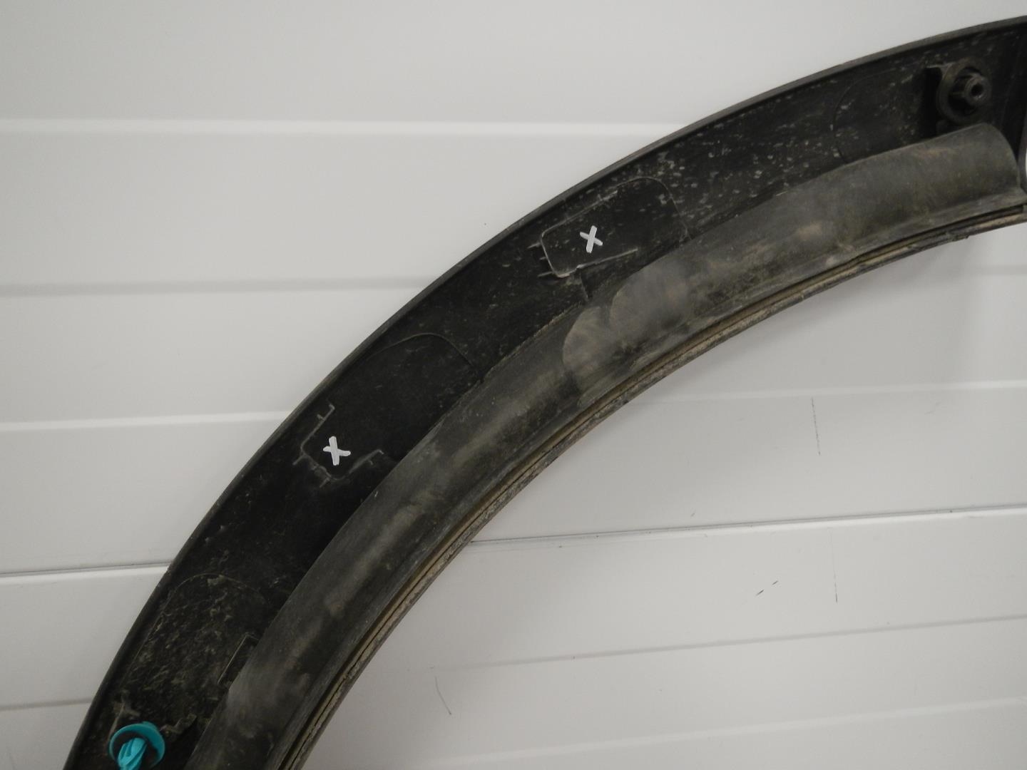 Молдинг задней правой двери