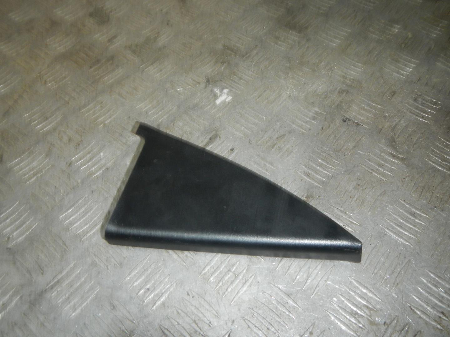 Накладка двери задней левой