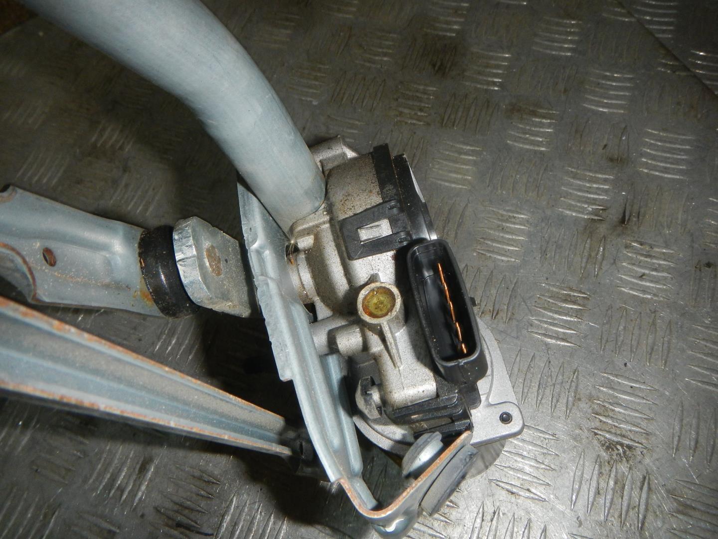 Трапеция стеклоочистителей