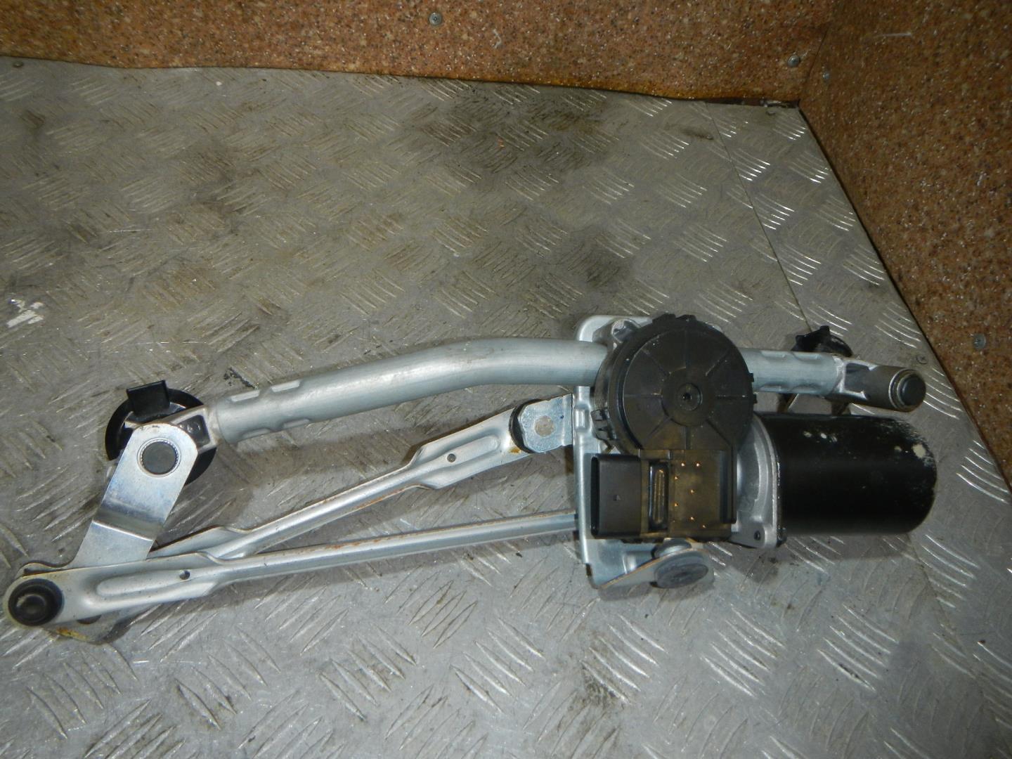 Трапеция стеклоочистителей