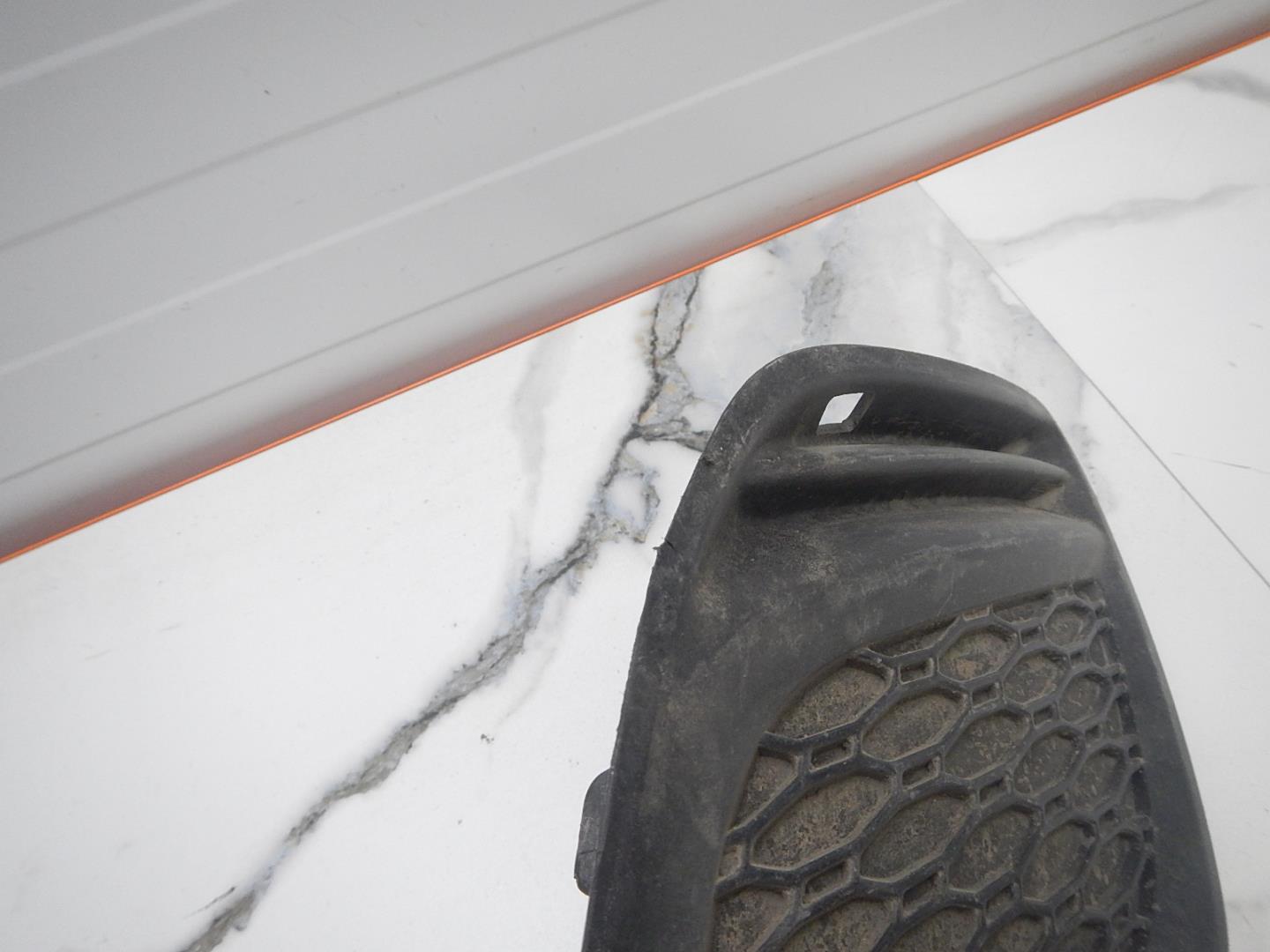 Решетка в бампер левая