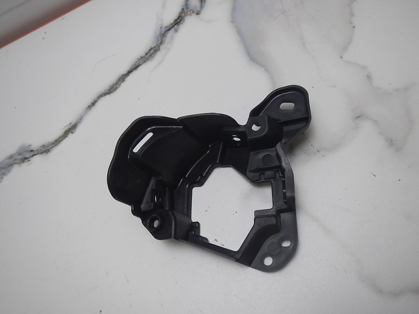 Кронштейн фары противотуманной правой