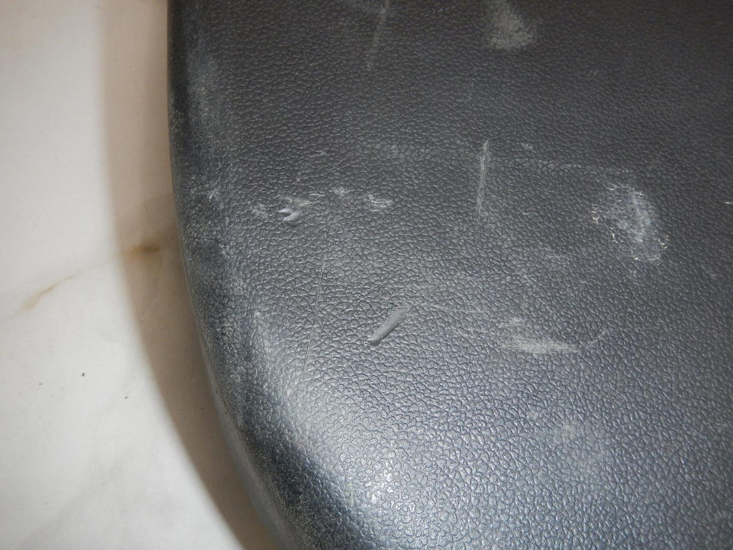 Обшивка двери багажника