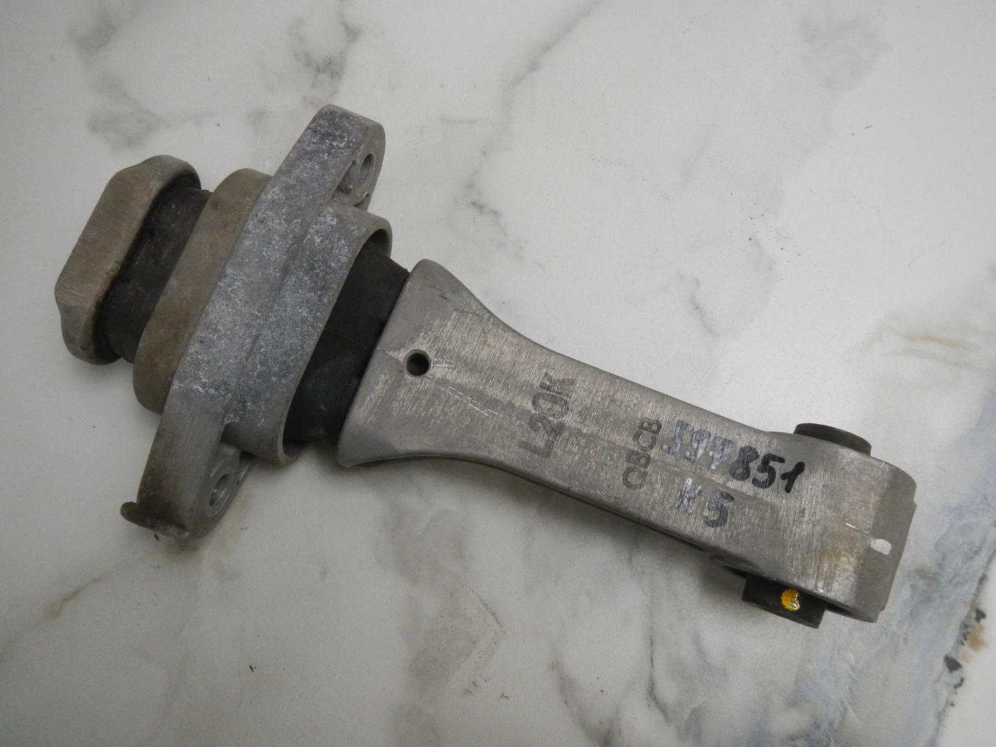 Опора двигателя задняя