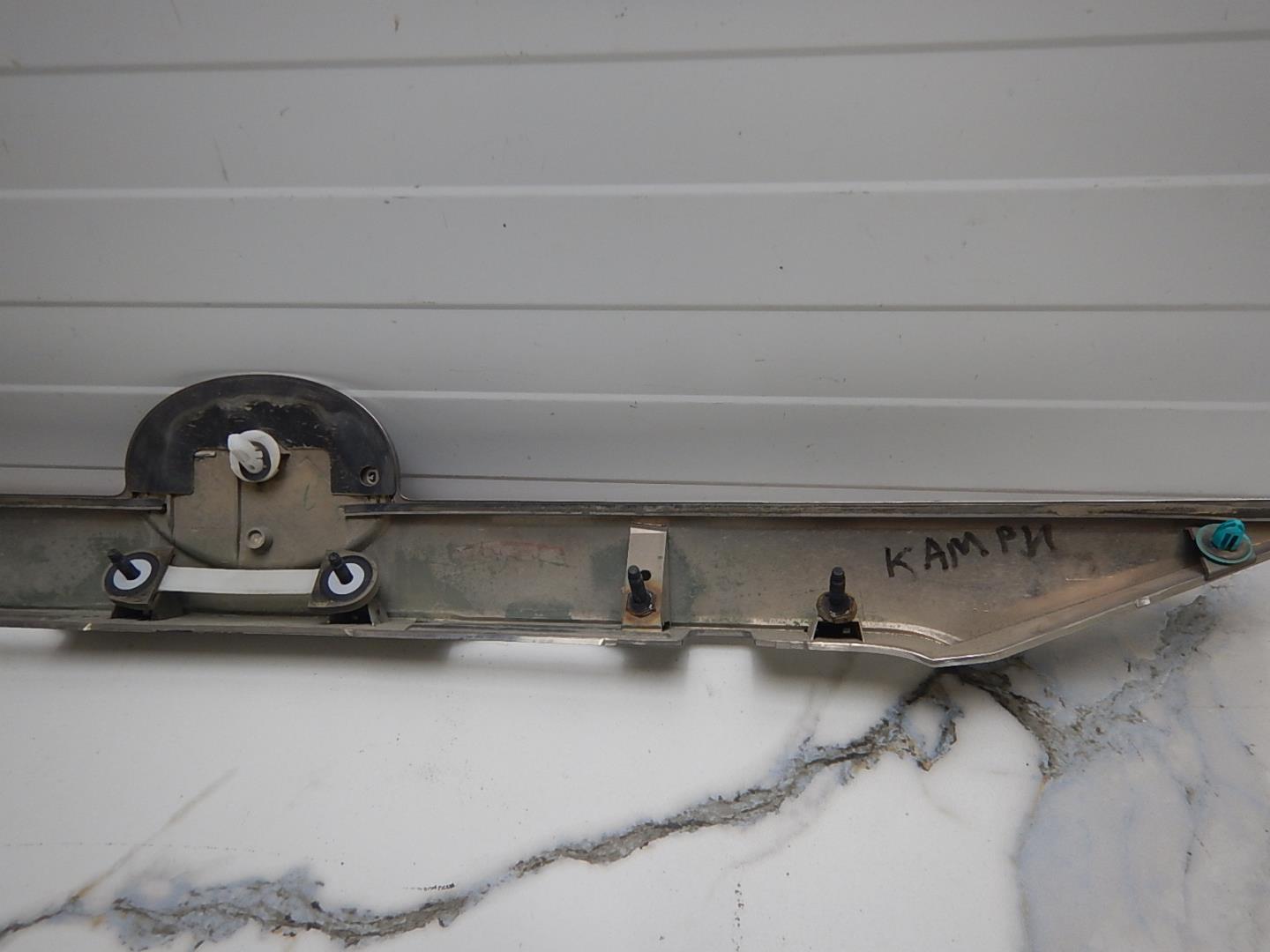 Накладка двери багажника