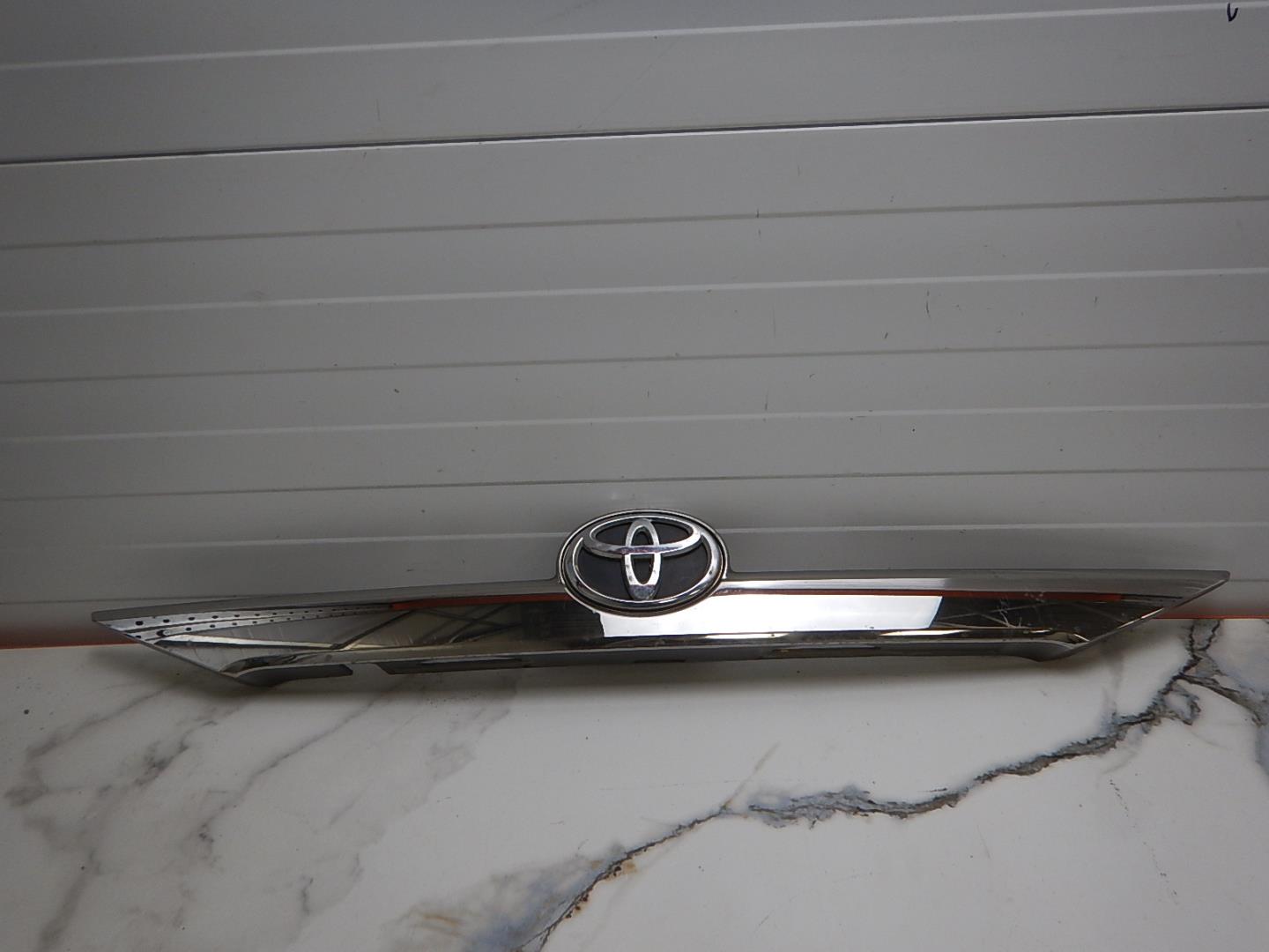 Накладка двери багажника