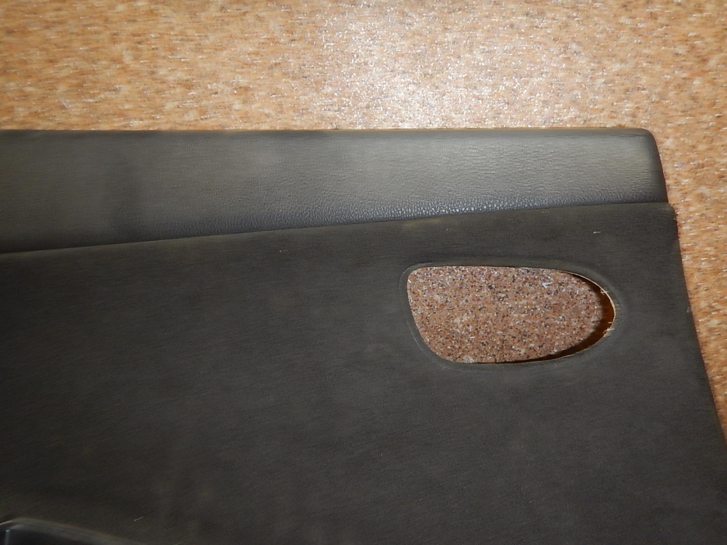 Обшивка двери задней левой