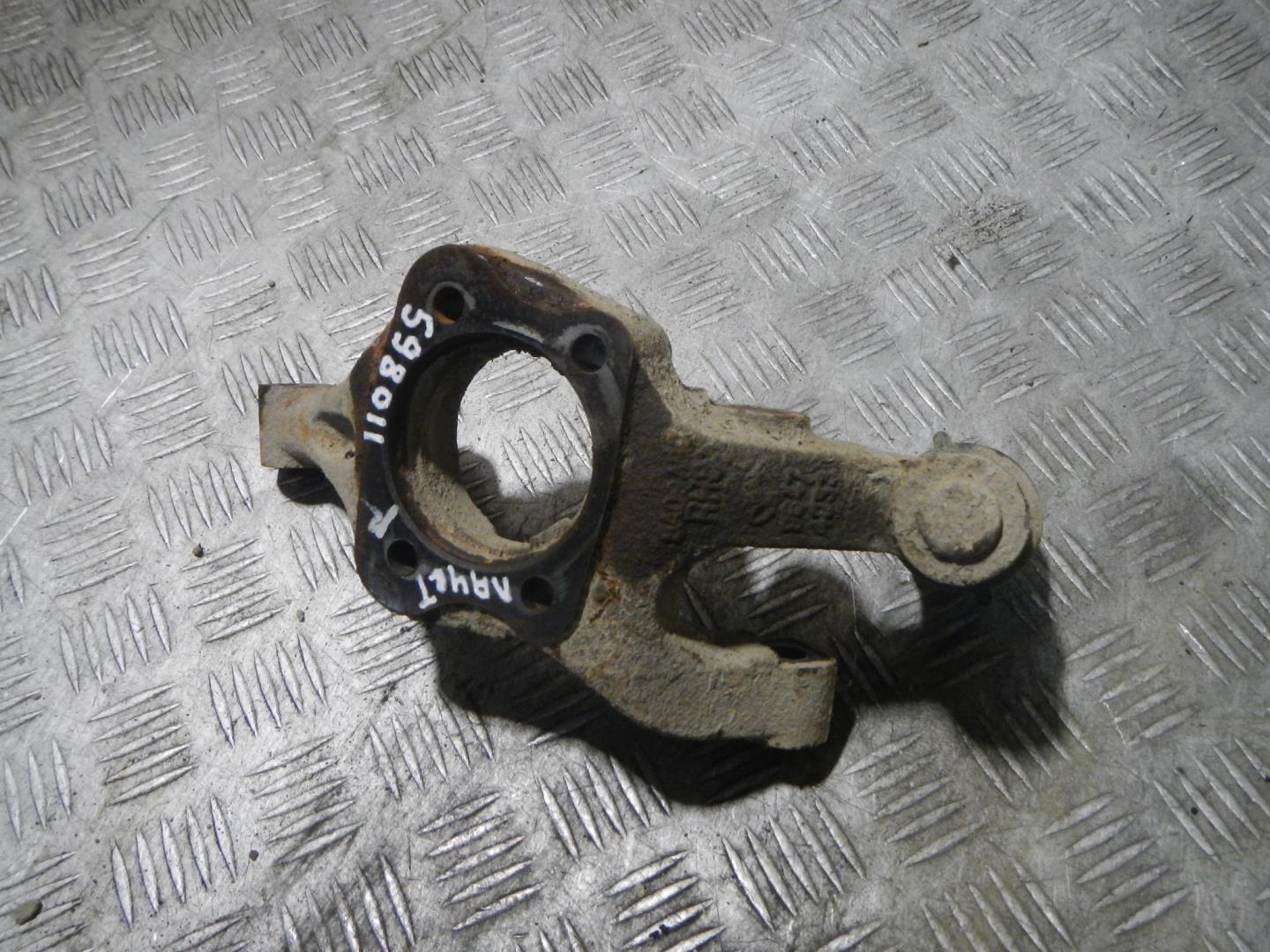 Кулак поворотный задний правый