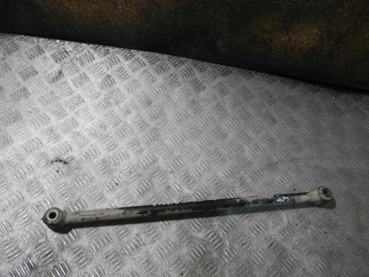 Тяга задняя поперечная