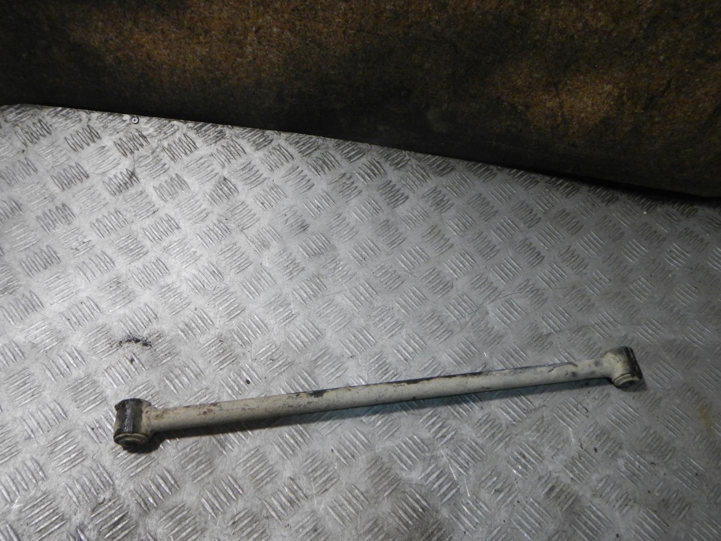 Тяга задняя поперечная