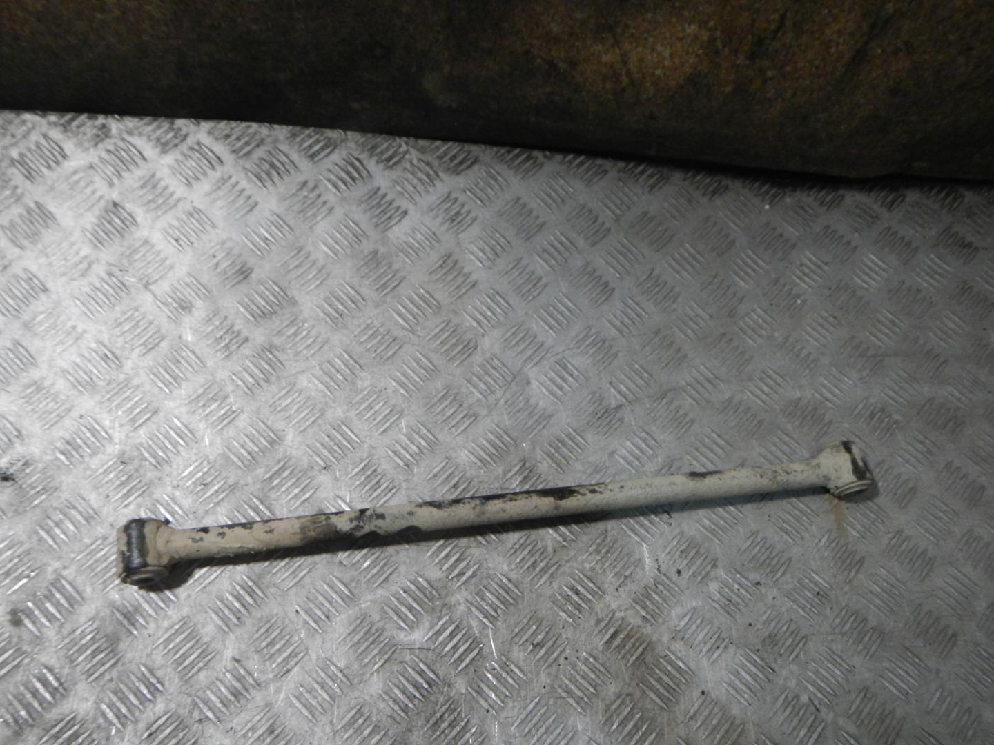 Тяга задняя поперечная