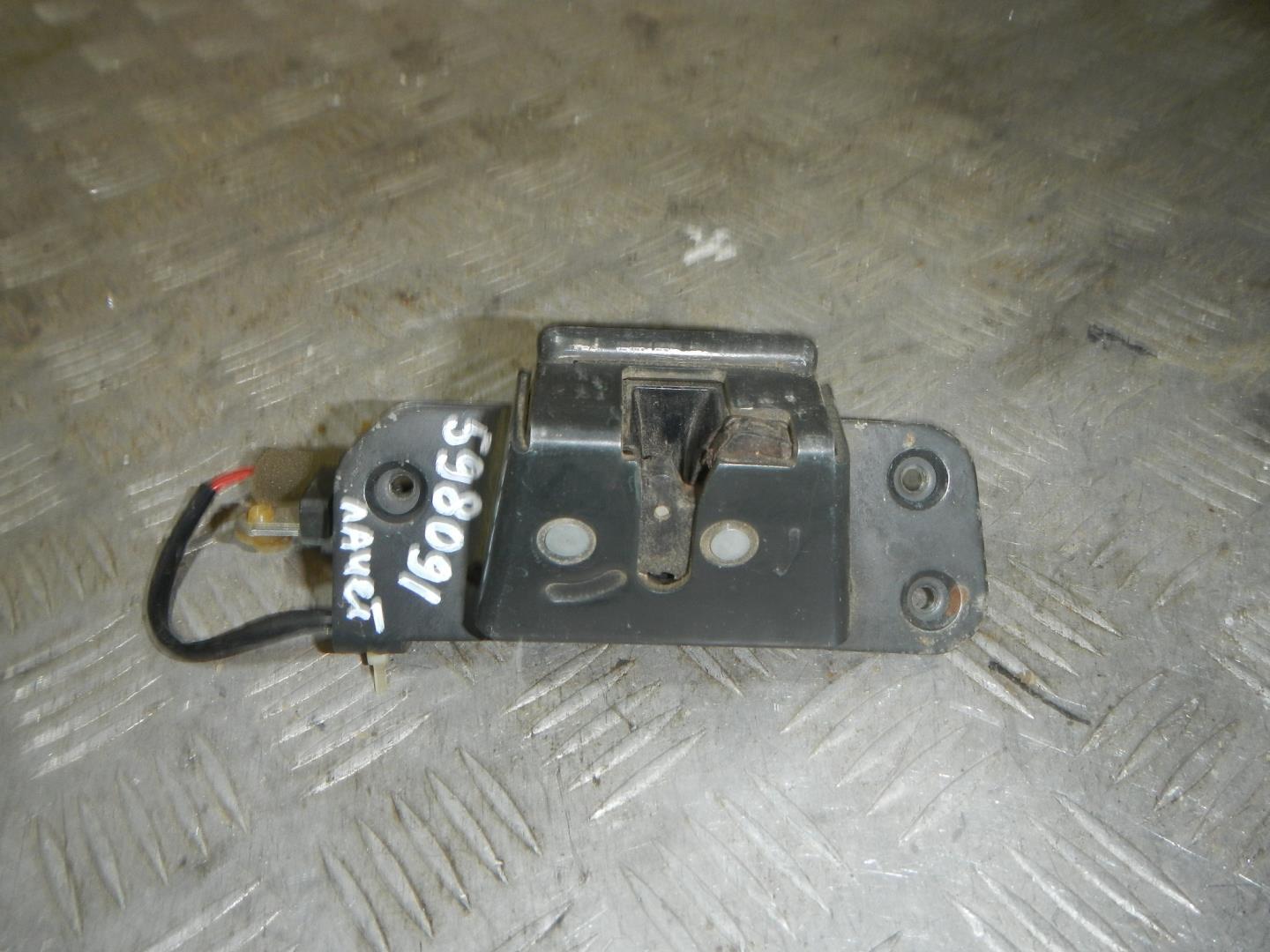 Замок багажника