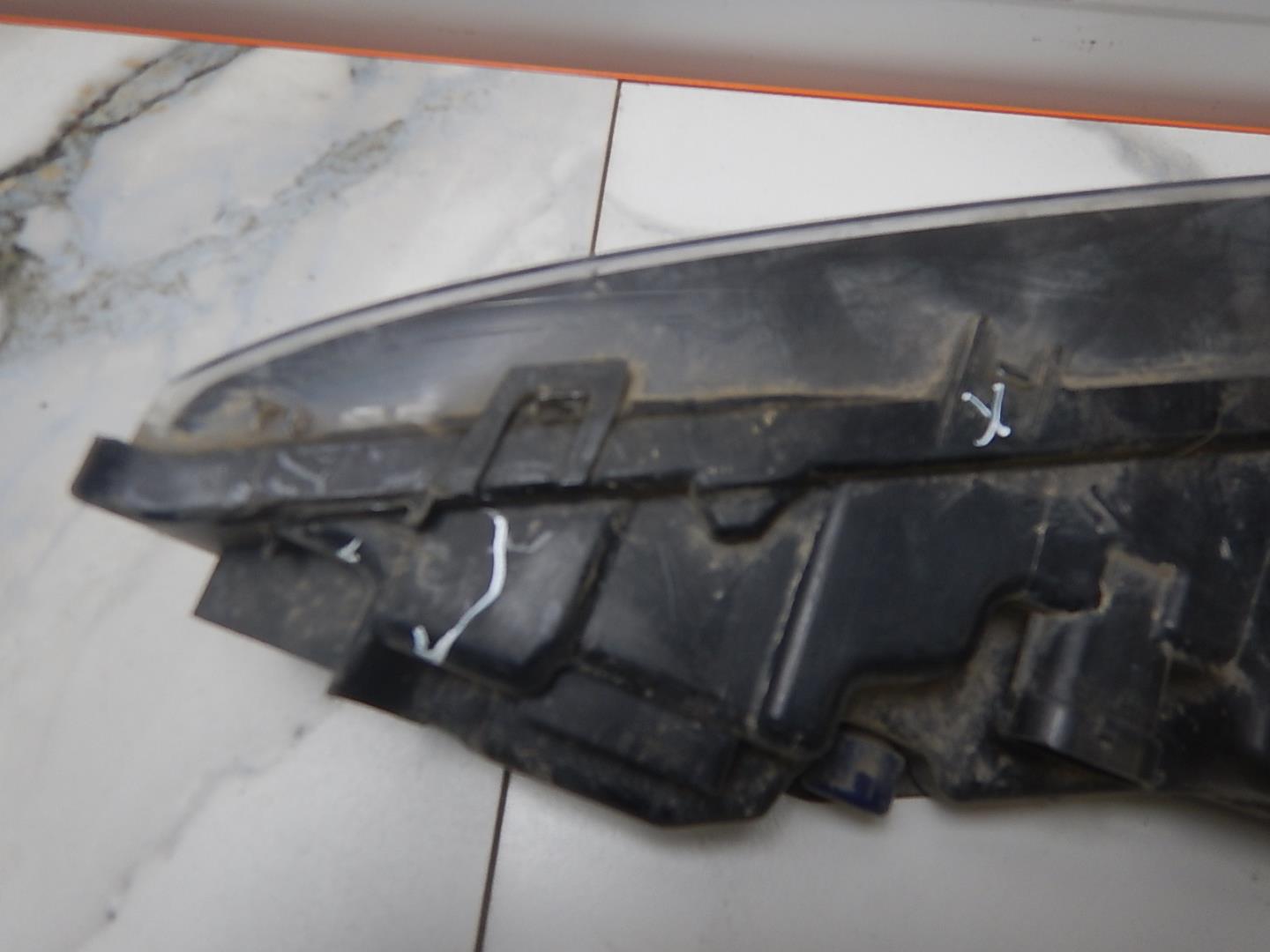 Фара противотуманная правая