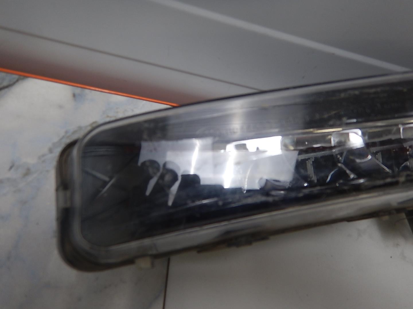 Фара противотуманная правая