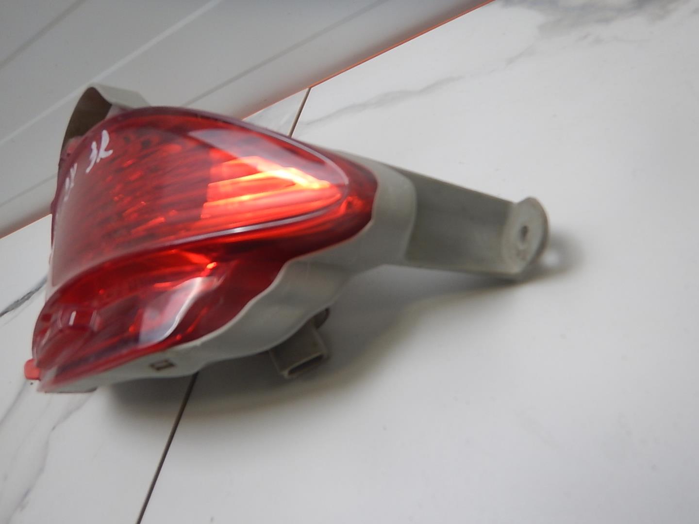 Фонарь задний противотуманный